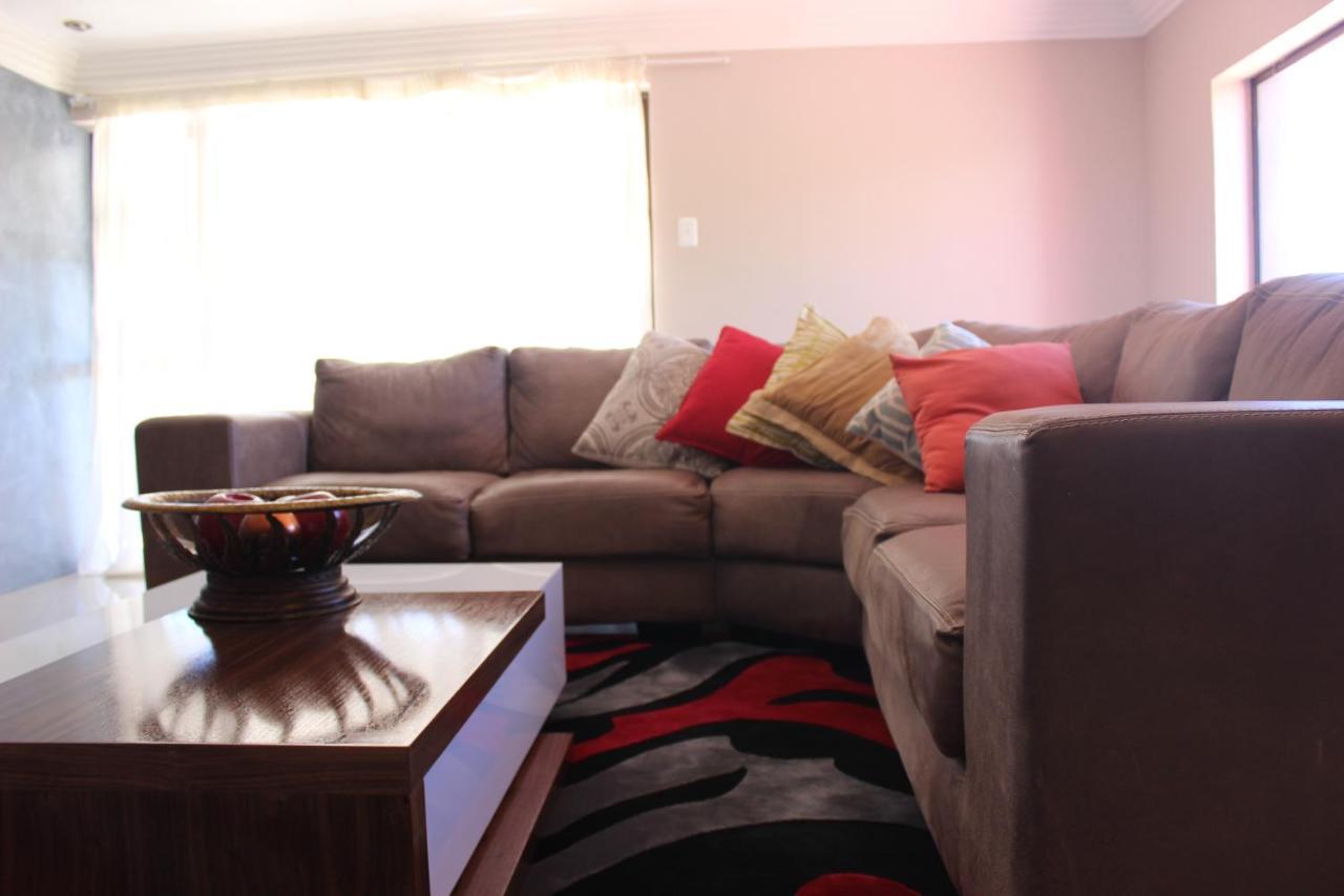 On Hill Lodge Bloemfontein Extérieur photo