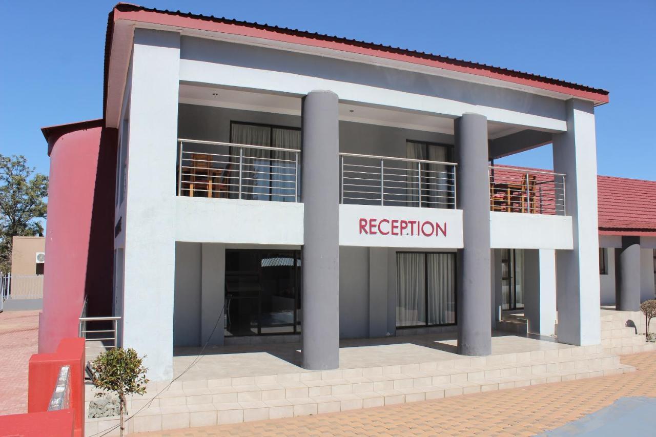 On Hill Lodge Bloemfontein Extérieur photo