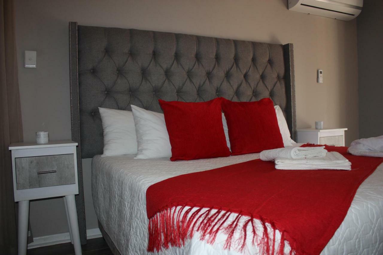 On Hill Lodge Bloemfontein Extérieur photo