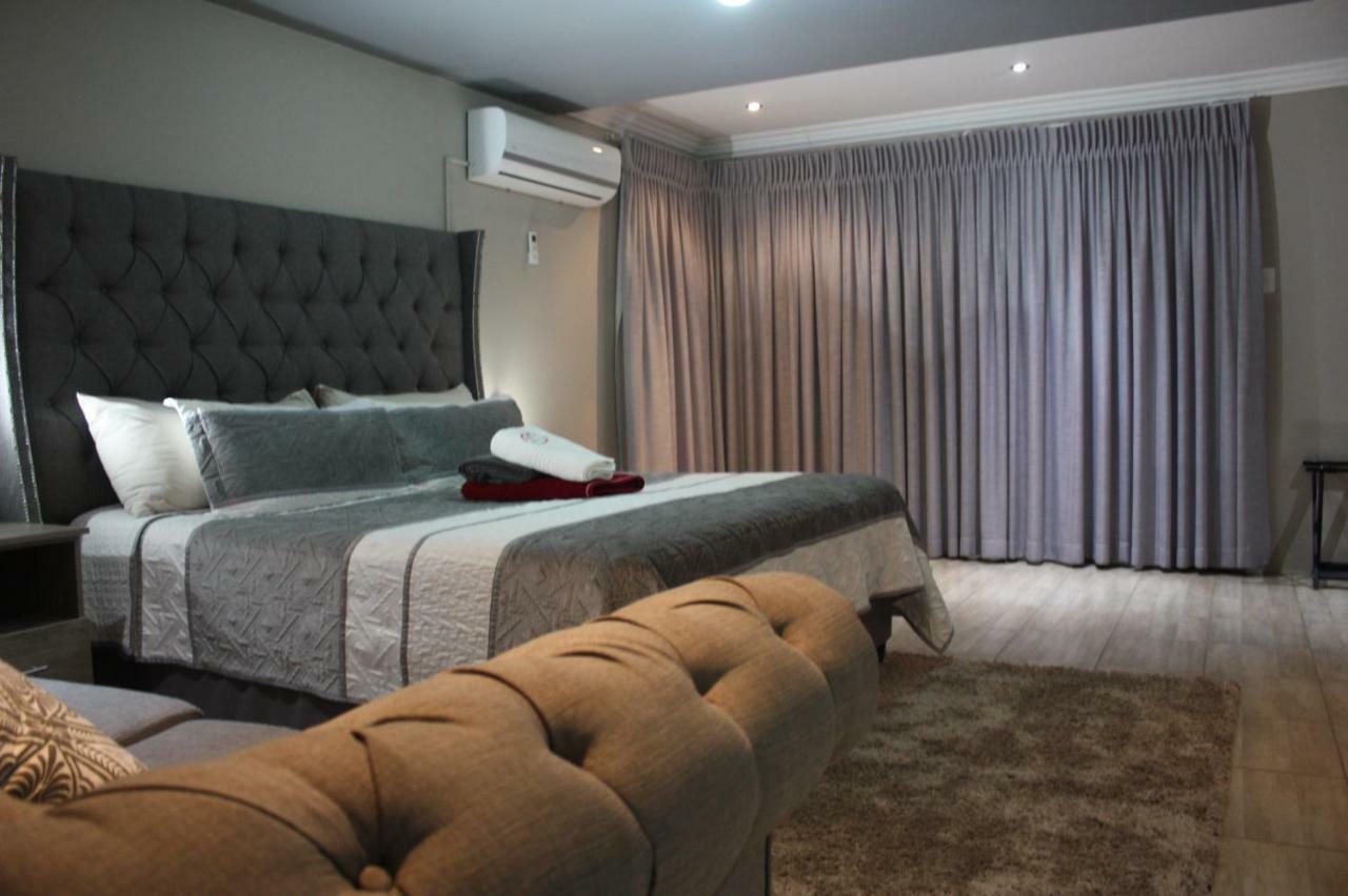 On Hill Lodge Bloemfontein Extérieur photo