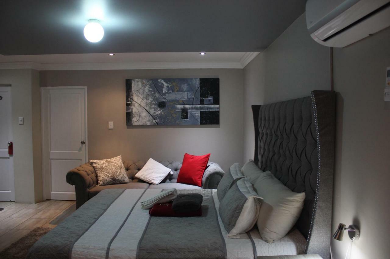 On Hill Lodge Bloemfontein Extérieur photo