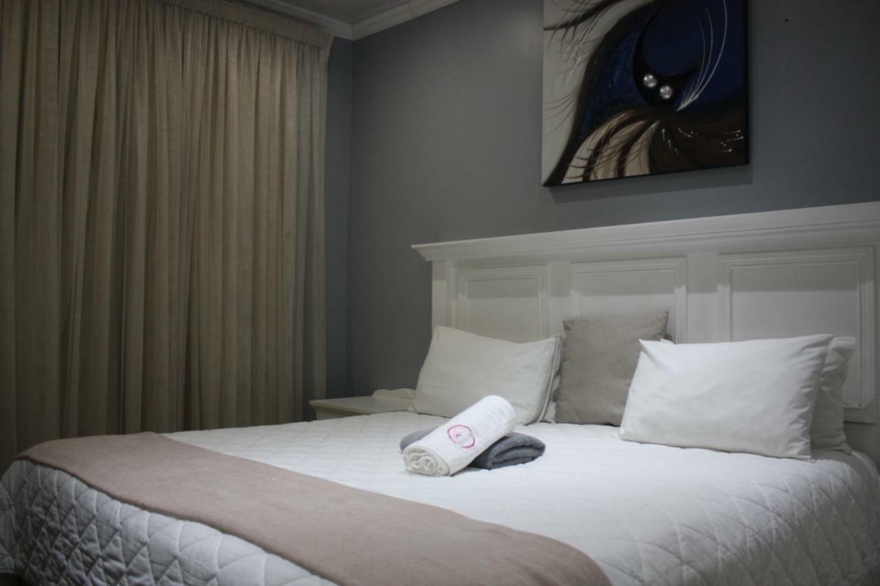 On Hill Lodge Bloemfontein Extérieur photo