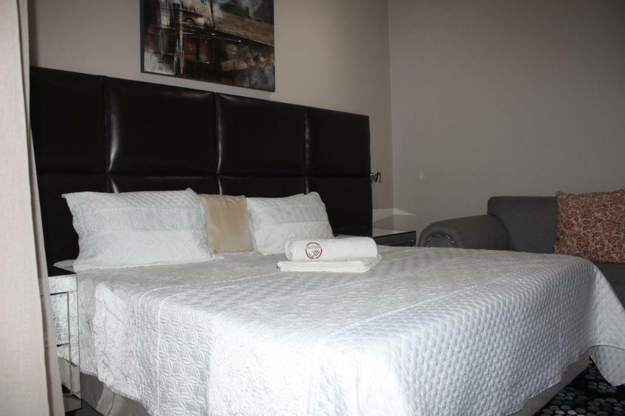 On Hill Lodge Bloemfontein Extérieur photo