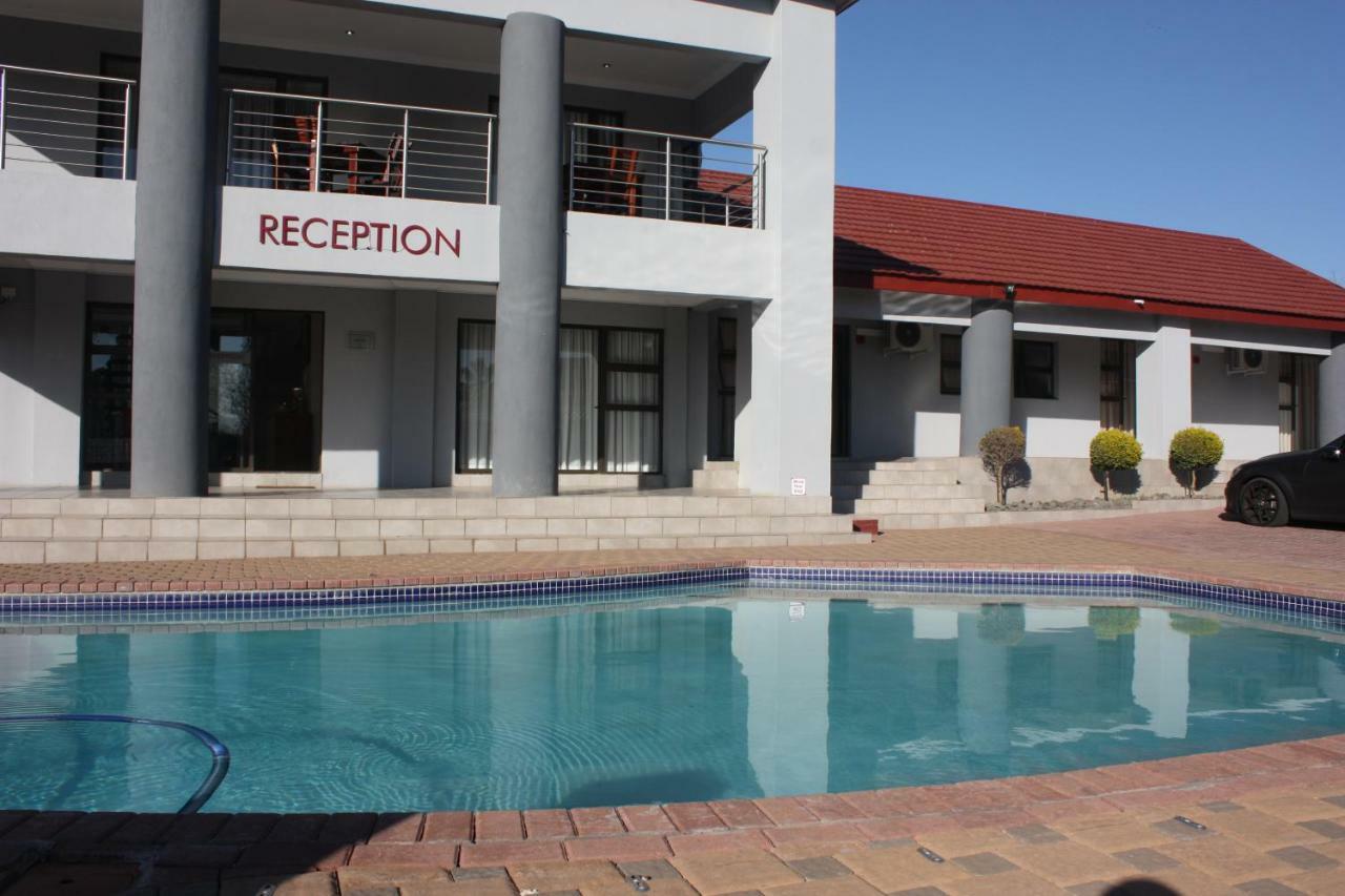 On Hill Lodge Bloemfontein Extérieur photo